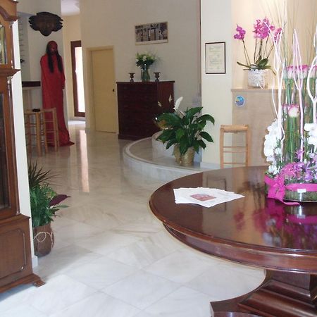 Efplias Hotel Apartments Piraeus Exterior photo