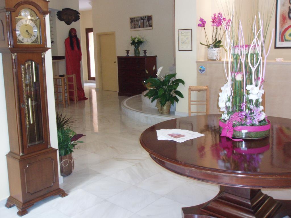 Efplias Hotel Apartments Piraeus Exterior photo