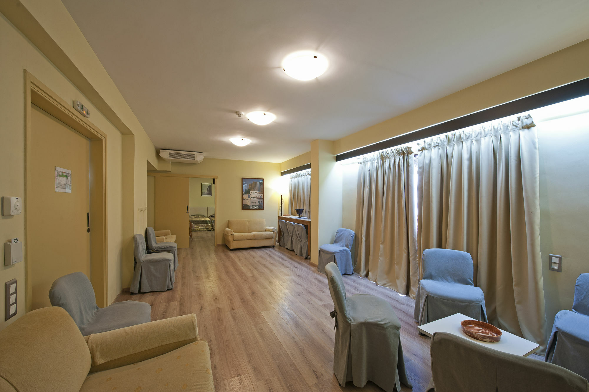 Efplias Hotel Apartments Piraeus Exterior photo