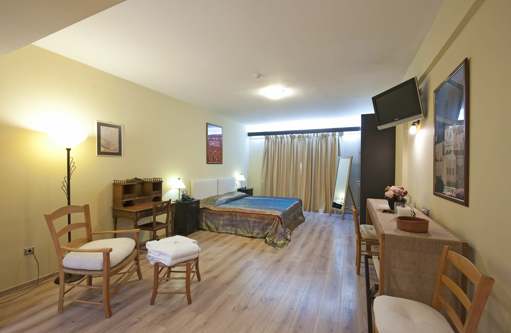 Efplias Hotel Apartments Piraeus Exterior photo